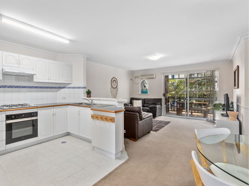 18/2 Preston Street, Como WA 6152