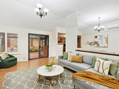 7 Holyhead  Green, Mindarie WA 6030