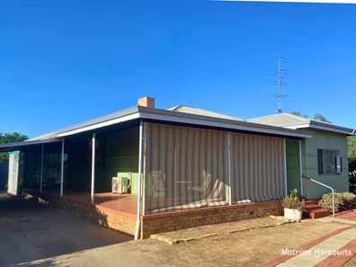 27 James Street, Kellerberrin WA 6410
