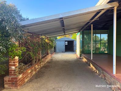 27 James Street, Kellerberrin WA 6410