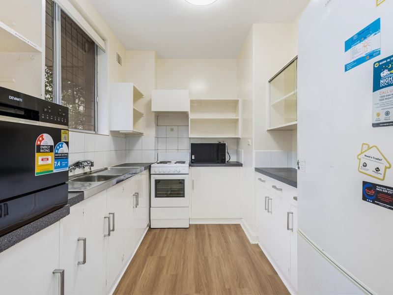 2/18 The Avenue, Crawley WA 6009
