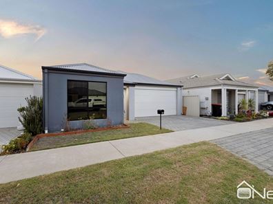 72 Lancaster Loop, Piara Waters WA 6112