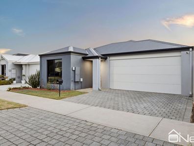 72 Lancaster Loop, Piara Waters WA 6112