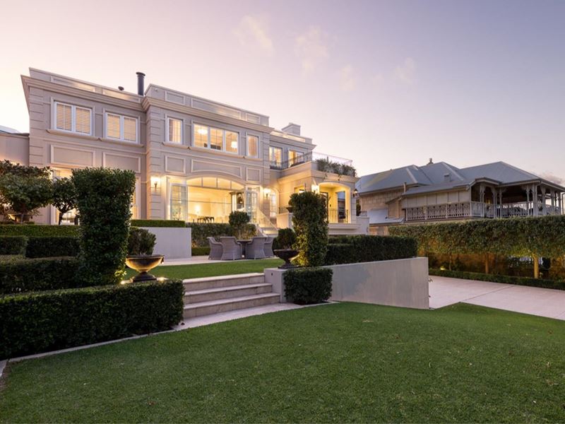 13 Moreing Road, Attadale WA 6156