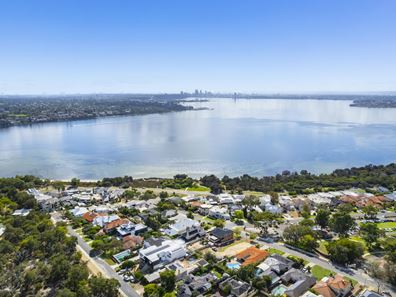 13 Moreing Road, Attadale WA 6156