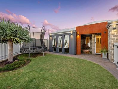 35 Murrumbidgee Drive, Hammond Park WA 6164