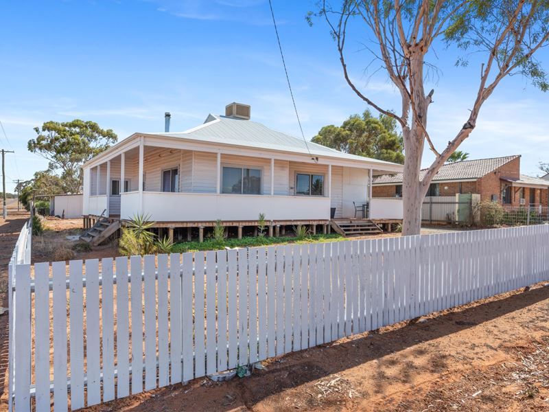 94 Shaw Street, Coolgardie WA 6429