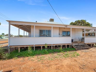 94 Shaw Street, Coolgardie WA 6429