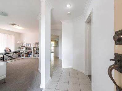 14b Hibernia Rise, Sorrento WA 6020