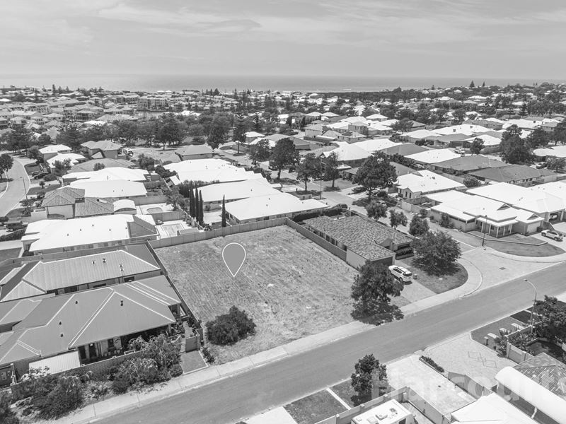 15 Buckingham Drive, Wannanup WA 6210