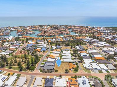 15 Buckingham Drive, Wannanup WA 6210