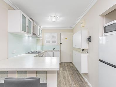 27C/305 Harborne Street, Glendalough WA 6016