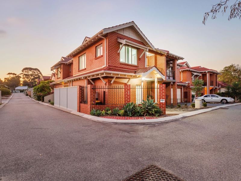 10 Sleaford Lane, Mount Lawley