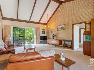 24 Heslop Road, Lesmurdie WA 6076