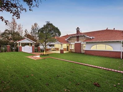 15 Richardson Avenue, Claremont WA 6010