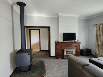 83 Albany Highway, Kojonup WA 6395