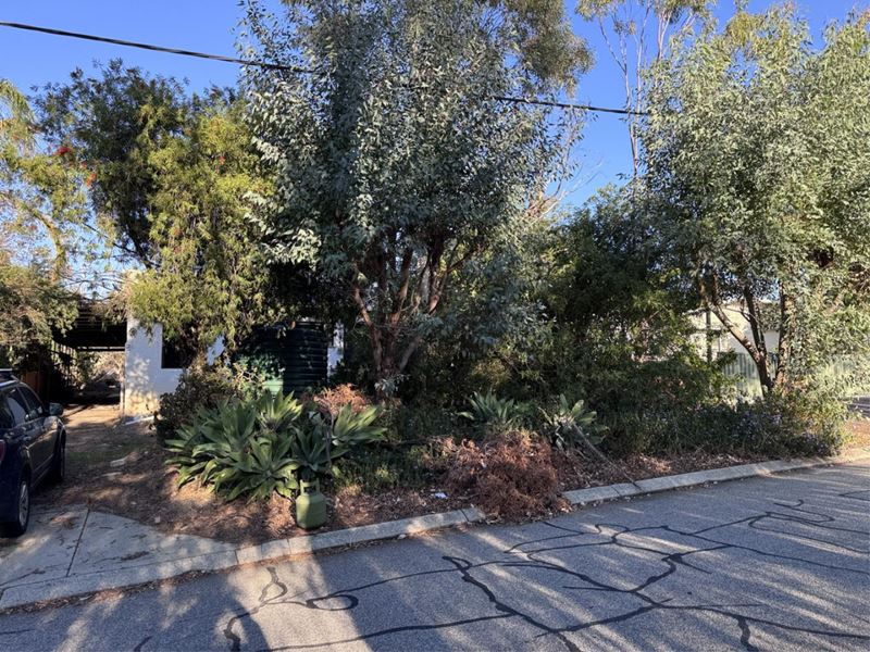 4 Meelah Way, Koongamia WA 6056