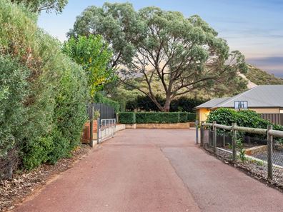 56 Peelfold Glen, Golden Bay WA 6174