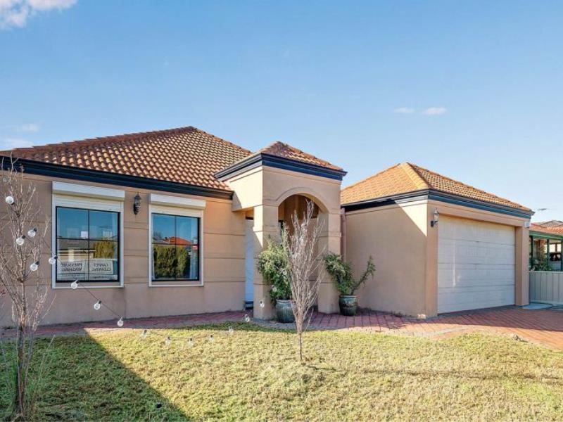 3 Parkin Way, Marangaroo WA 6064