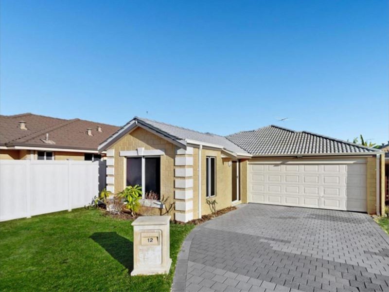 12 Polglase Fairway, Clarkson