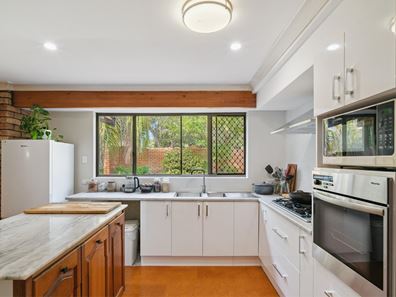 20 Grenadier Drive, Thornlie WA 6108