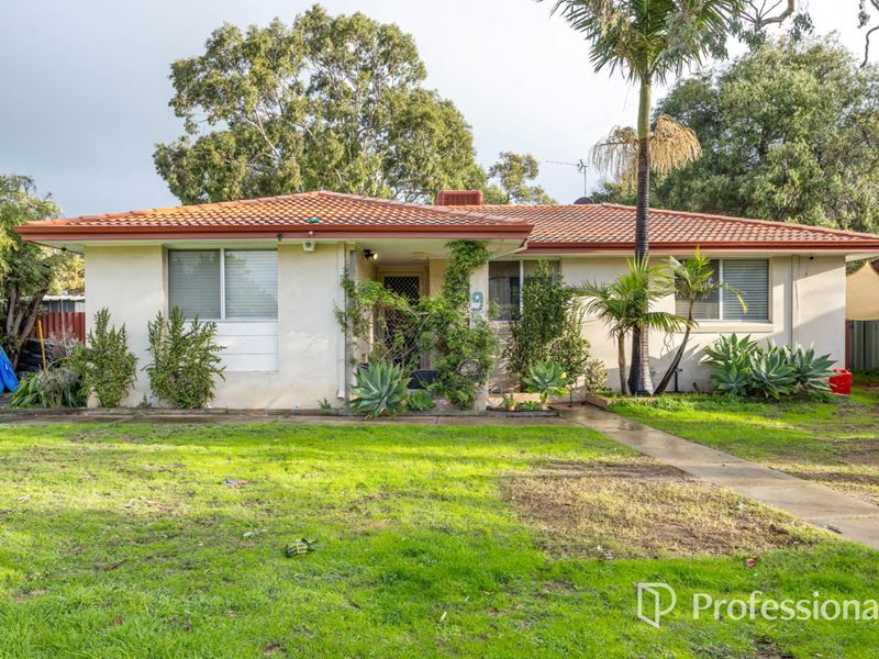 9 Plowers Place, Withers WA 6230