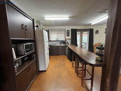9 Plowers Place, Withers WA 6230