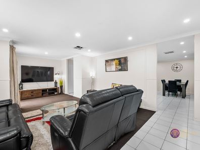 15 Sunset Grove, Canning Vale WA 6155