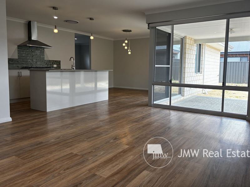 32 Fleetwood Loop, Dunsborough