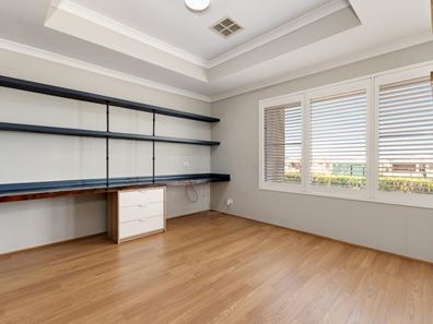 8 Etendue Crescent, Eglinton WA 6034