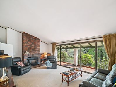 11 Gwynne Place, Roleystone WA 6111