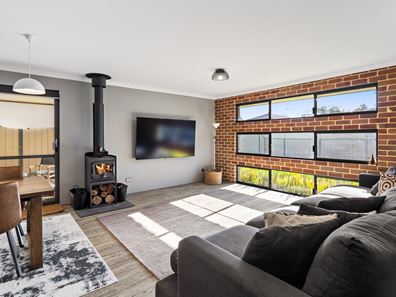 16 Maggie Way, Geographe WA 6280