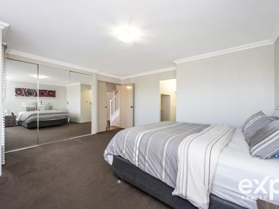 7 Zinnia Lane, Halls Head WA 6210