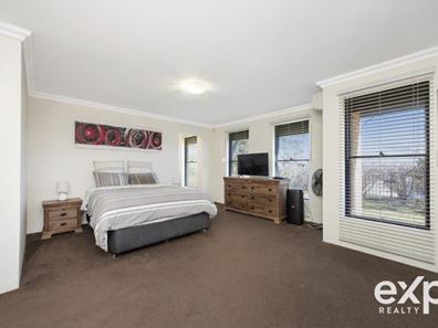 7 Zinnia Lane, Halls Head WA 6210