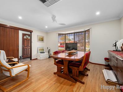 11 Pioneer Drive, Thornlie WA 6108
