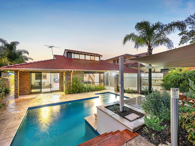 30 Mantua Crescent, Churchlands