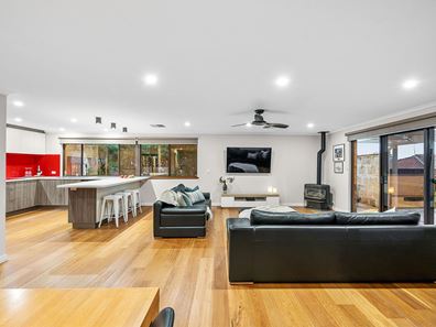 30 Mantua Crescent, Churchlands WA 6018