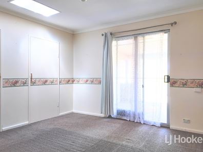 8 Farmfield Way, Morley WA 6062