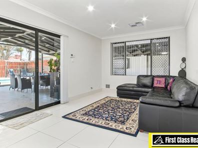 15 Owl Cove, Ballajura WA 6066