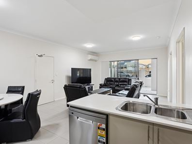 2/3 Villa Pass, Ellenbrook WA 6069