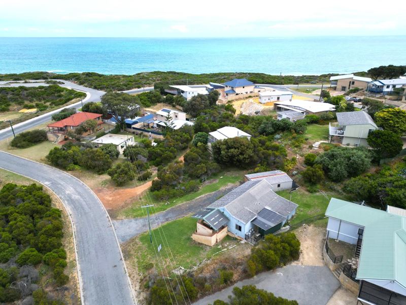 5 Jones Street, Guilderton WA 6041