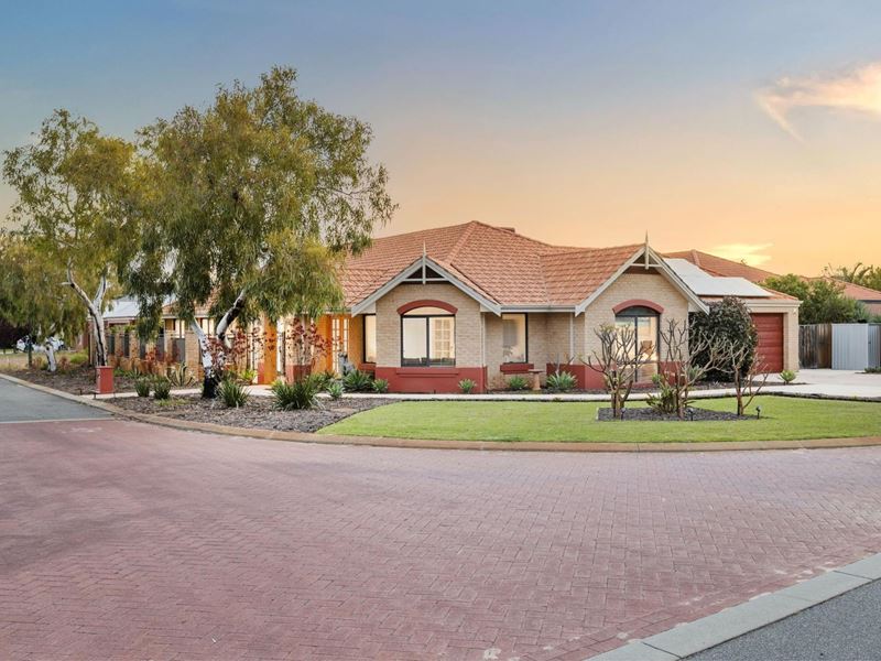 42 Roxburghe Drive, The Vines