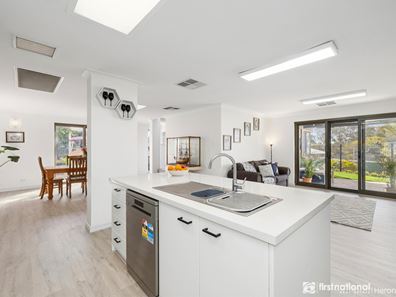 28 MORE CRESCENT, Bull Creek WA 6149