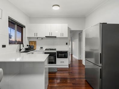 16 Travers Gardens, Kelmscott WA 6111