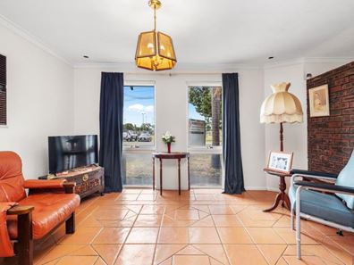 7 Ravenhill Road, Thornlie WA 6108