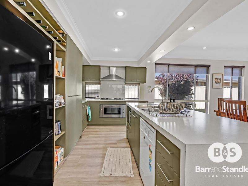 28 Jury Bend, Carey Park