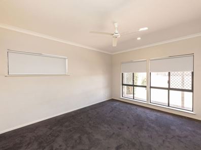 11 Barnett Way, Baynton WA 6714