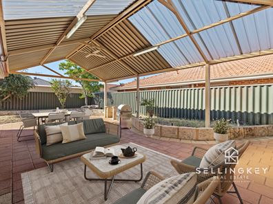 4 BUSHLARK RISE, Canning Vale WA 6155
