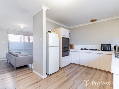 10/23 Cromwell Road, Alexander Heights WA 6064