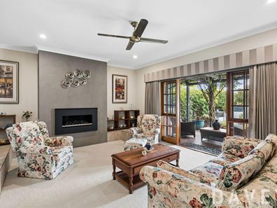 8 Illawong Way, Kingsley WA 6026